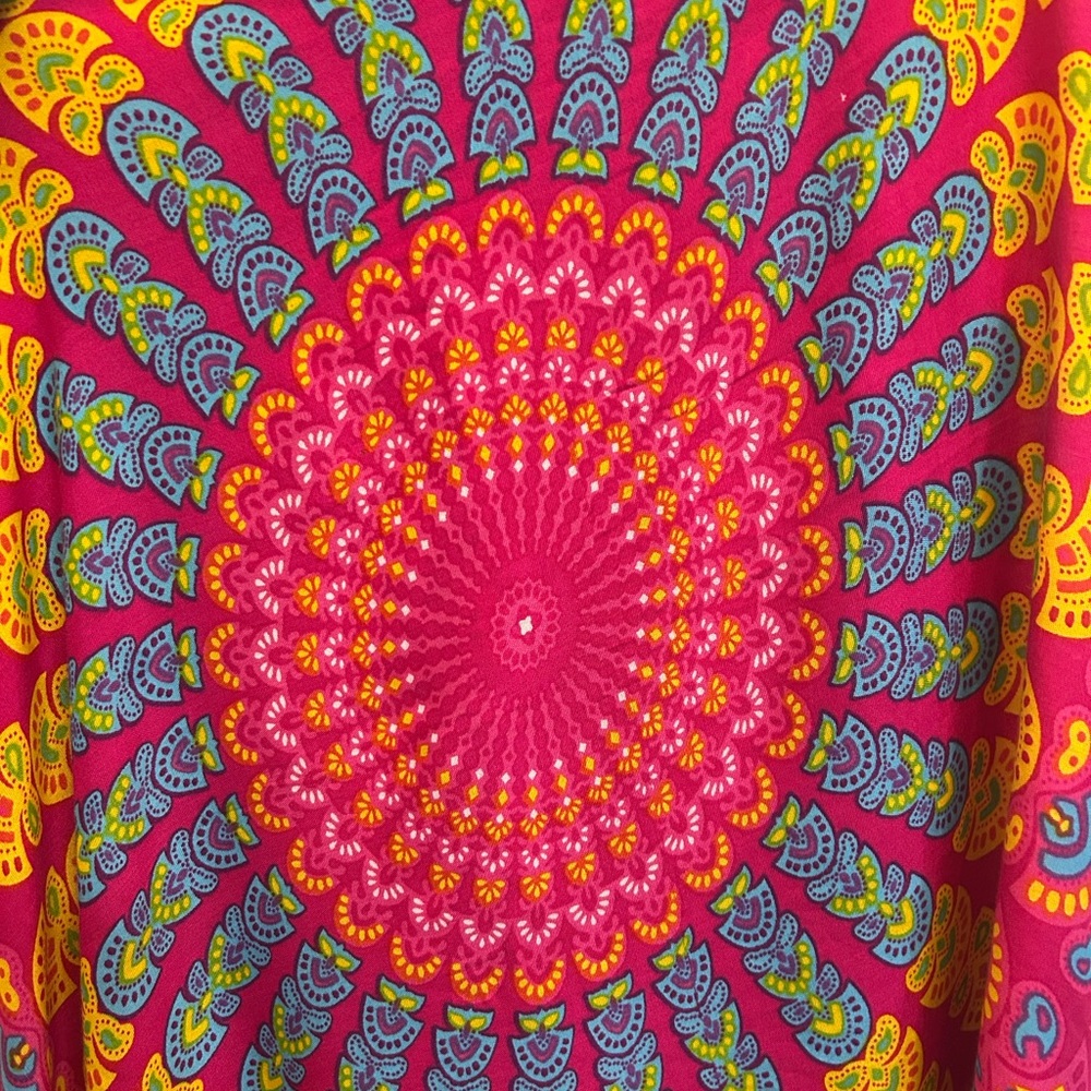 3/$30✨🌸☀️Vibrant Bohemian Mandala Beach Sarong & Wall Tapestry☀️Wrap coverup